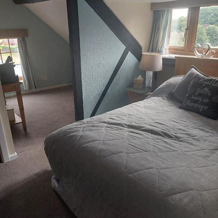 Hotel The Blue Bell Boroughbridge Esterno foto