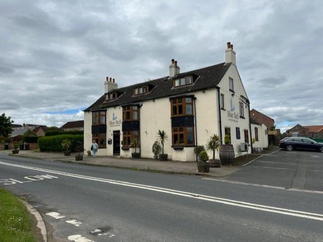 Hotel The Blue Bell Boroughbridge Esterno foto